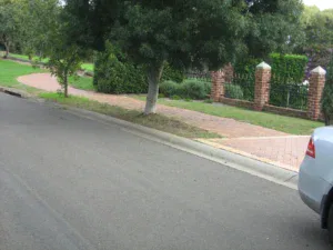 Rolled Curb - Hugo's Concrete