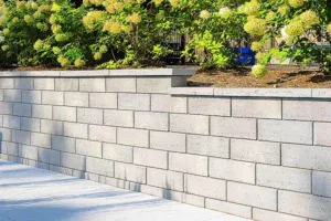 concrete-block-retaing-wall - Hugo's Concrete
