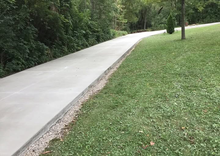 Standard Concrete Sidewalk Services - Hugos Concrete