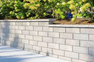 concrete-block-retaing-wall - Hugo's Concrete